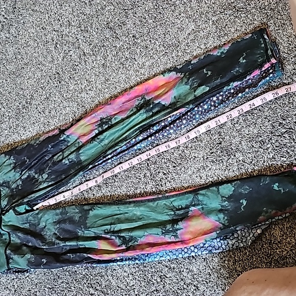 STUNNING TEEKI MERMAID AND EAGLE FEATHER LEGGINGS - Picture 5 of 9